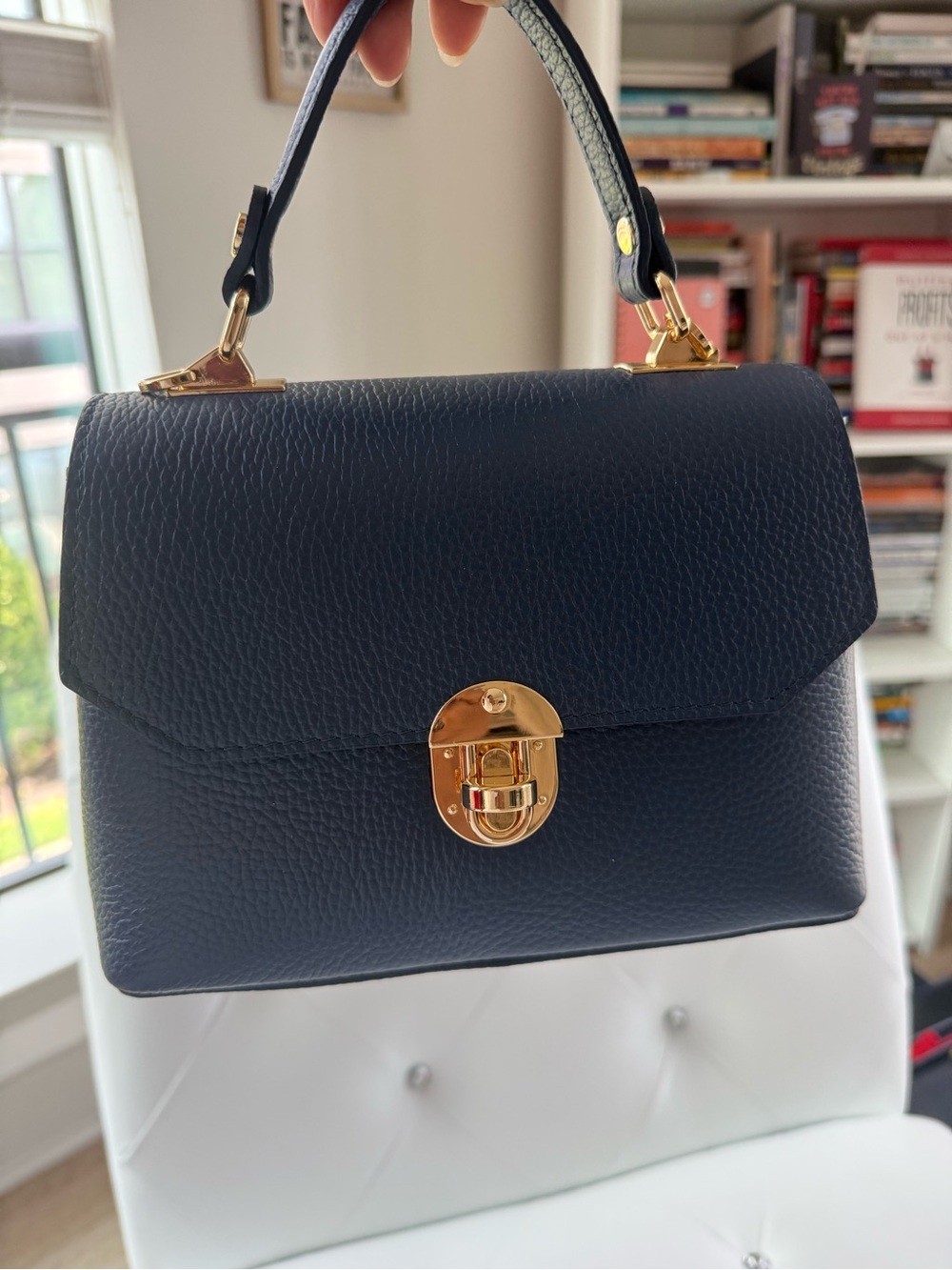 Luxury Italian Craftsmanship Meets Everyday Elegance - Picture 3 of 15